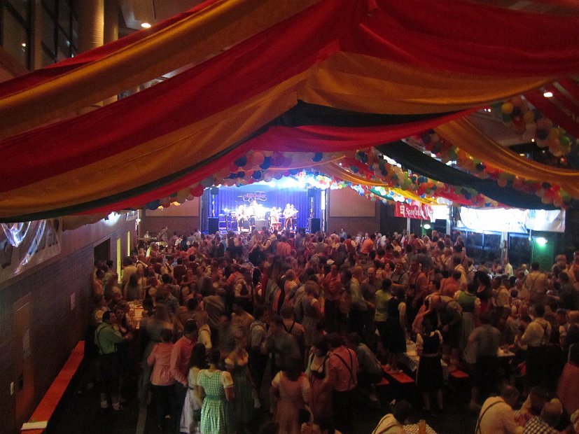 13 09 27 Partynacht in Tracht 2013 (279)